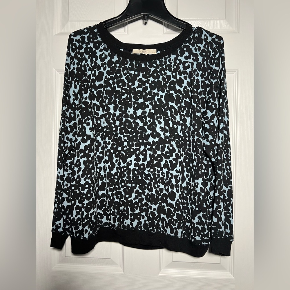 Ann Taylor Loft Print Top. Large Petite